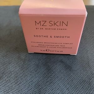 Mzskin SOOTHE & SMOOTH
HYALURONIC BRIGHTENING EYE
COMPLEX 14ML